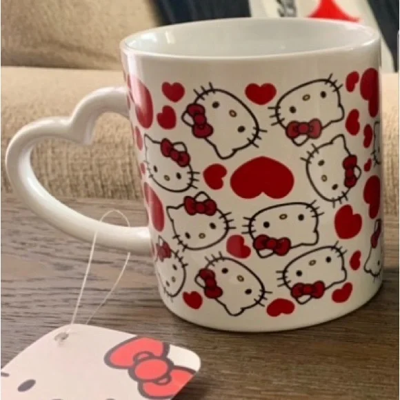 NWT Hello Kitty Collectible Ceramic Mugs w/Heart-Shaped Handle • Set of (2) Cups - Picture 3 of 7